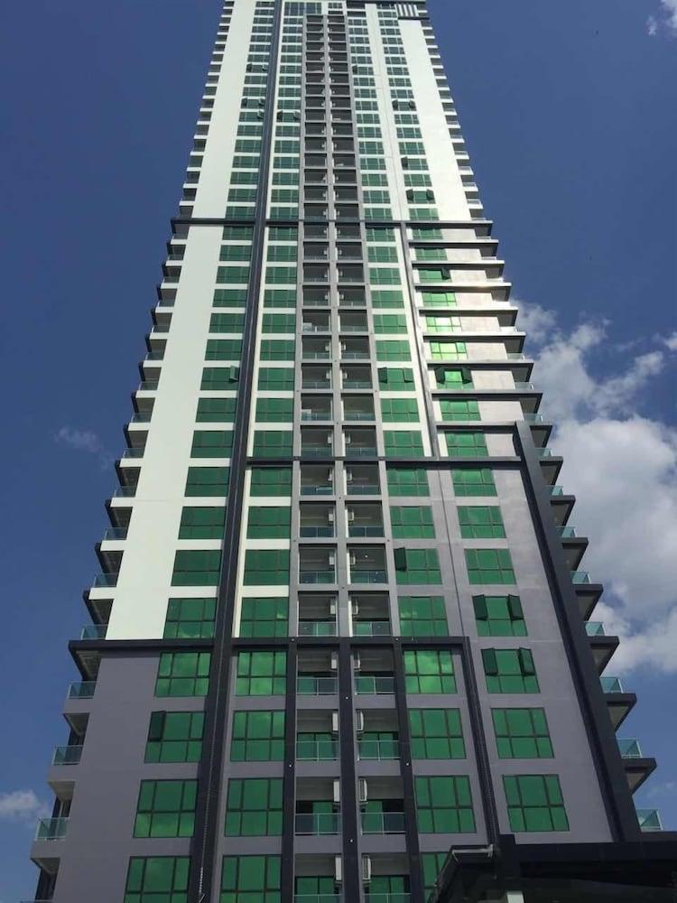 Dusit Grand Condo View Pattaya Exteriör bild